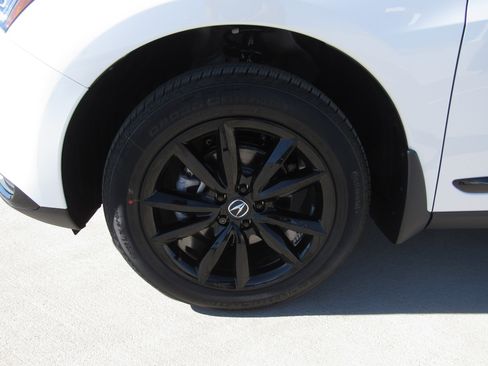 New 2026 Acura RDX SH-AWD image 4