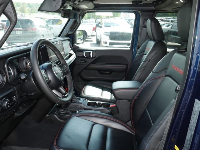 Used 2025 Jeep Gladiator Rubicon w/ Convenience Group AWD/4WD image 2