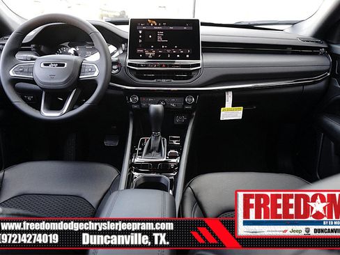 New 2026 Jeep Compass Latitude image 11