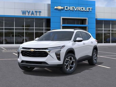 New 2026 Chevrolet Trax LT w/ Driver Confidence Package image 7