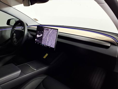 Used 2024 Tesla Model 3 Standard Range image 9