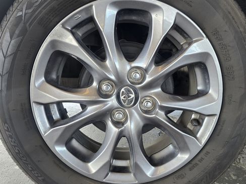 Used 2020 Toyota Yaris LE image 31