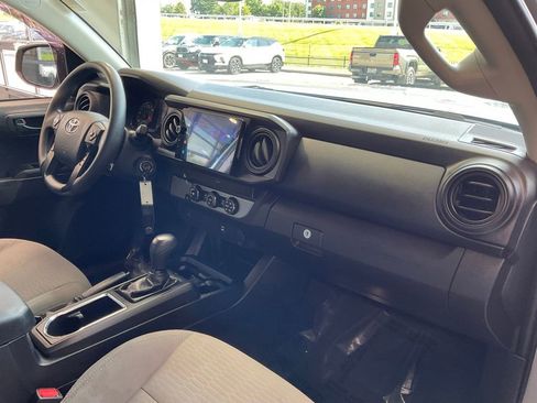 Used 2019 Toyota Tacoma SR w/ SR Convenience Package RWD image 17