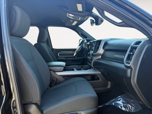 Used 2019 RAM 2500 Big Horn w/ Black Appearance Package AWD/4WD image 10