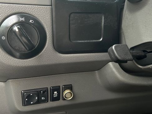 Used 2016 Nissan NV 2500 SV w/ Technology Package image 34