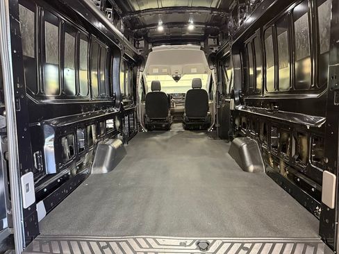 Used 2025 Ford Transit 250 148 High Roof Extended RWD image 25