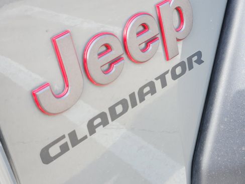 Used 2021 Jeep Gladiator Rubicon image 9