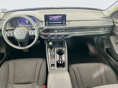 Certified 2025 Honda Accord SE image 18