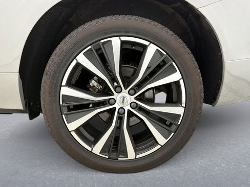 Used 2023 Volvo XC60 B5 Plus w/ Climate Package image 12