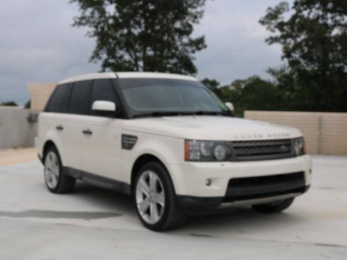 Used 2010 Land Rover Range Rover Sport Supercharged AWD/4WD image 37