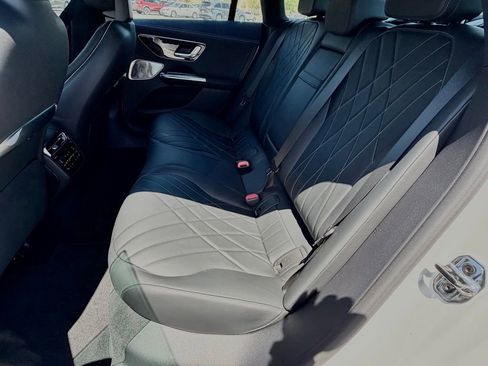 New 2025 Mercedes-Benz EQE 500 4MATIC Sedan image 28