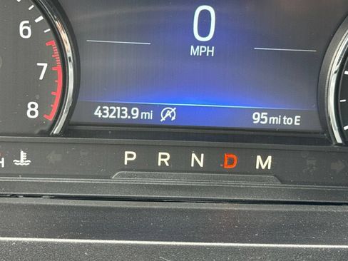 Used 2021 Ford Explorer XLT w/ Equipment Group 202A AWD/4WD image 26