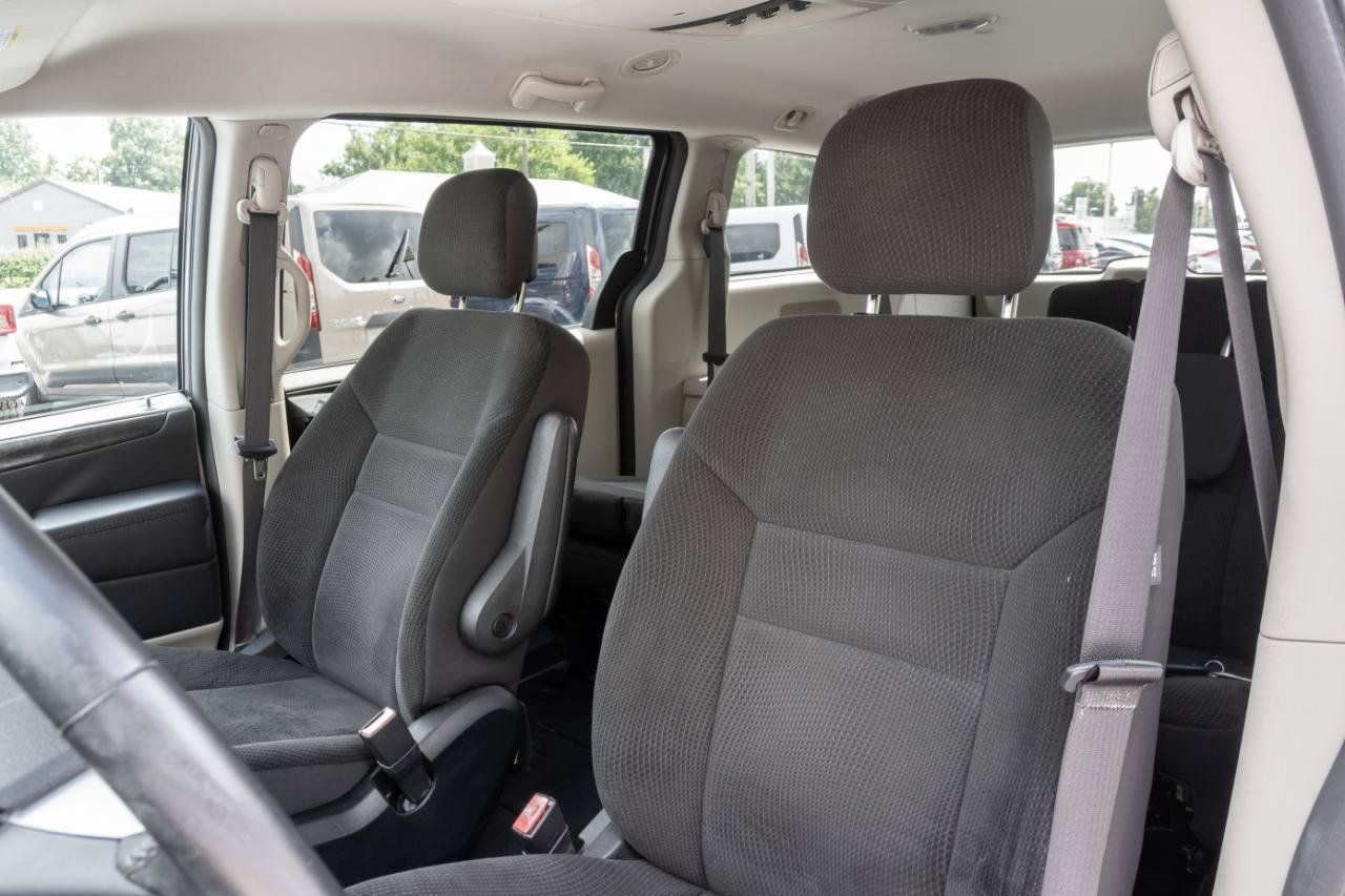 Used 2017 Dodge Grand Caravan SE w/ Power Window Group FWD image 15