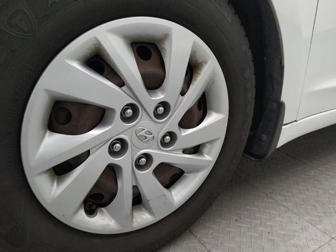 Used 2018 Hyundai Elantra SE FWD image 31