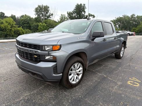 Used 2022 Chevrolet Silverado 1500 Custom w/ Safety Confidence Package AWD/4WD image 2