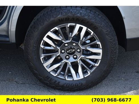 Used 2025 Chevrolet Tahoe Z71 AWD/4WD image 32