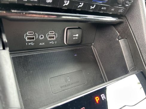 Used 2025 Jeep Grand Cherokee L Altitude AWD/4WD image 31