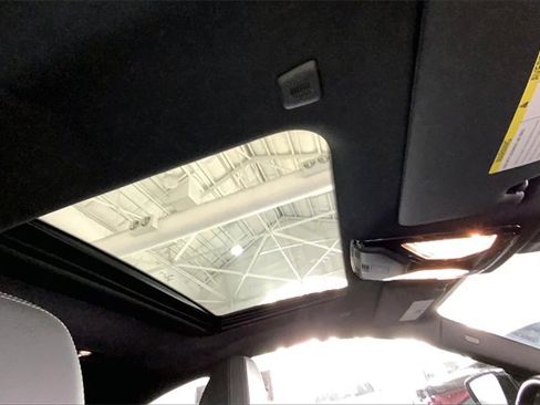 Used 2023 BMW 230i Coupe w/ Premium Package image 21