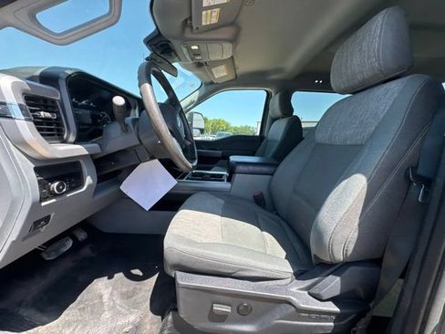 Used 2025 Ford F250 XLT w/ FX4 Off-Road Package AWD/4WD image 2