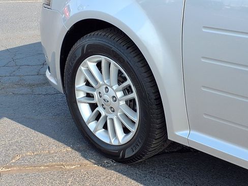 Used 2013 Ford Flex SEL FWD image 32