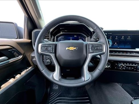 Used 2023 Chevrolet Silverado 1500 LT AWD/4WD image 17