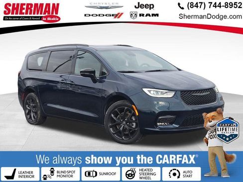 Used 2025 Chrysler Pacifica Limited w/ Uconnect Theater Family Group AWD/4WD image 1