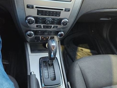 Used 2010 Ford Fusion SE FWD image 24