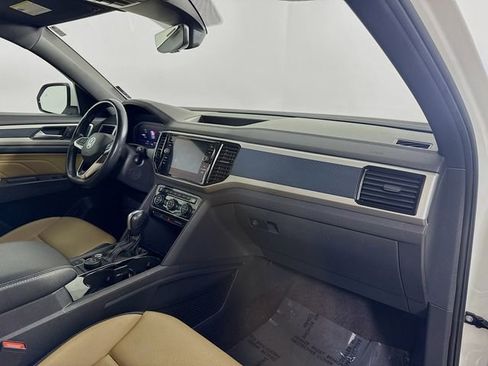 Used 2021 Volkswagen Atlas Cross Sport SEL R-Line image 29