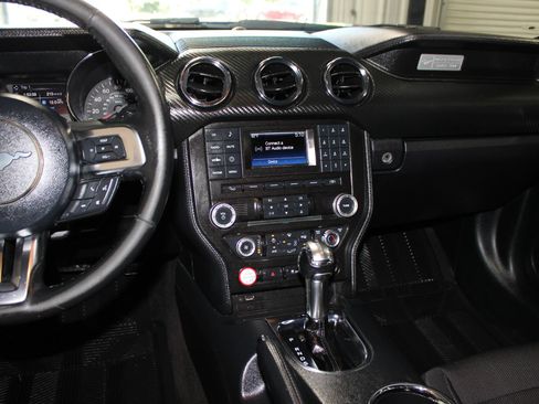 Used 2016 Ford Mustang Coupe RWD image 22