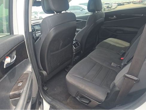 Used 2016 Kia Sorento FWD w/ LX Convenience Package image 23