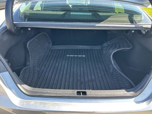 Used 2022 Toyota Camry LE FWD image 11