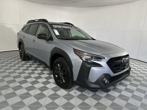 Used 2025 Subaru Outback Onyx Edition AWD/4WD image 2