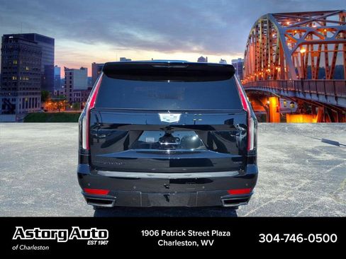 Used 2024 Cadillac Escalade Sport Platinum w/ LPO, ONYX Package AWD/4WD image 4