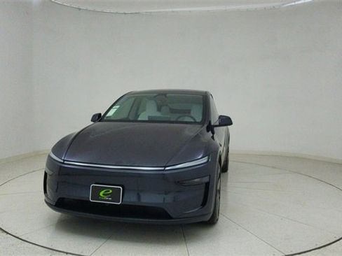 Used 2026 Tesla Model Y Long Range image 61