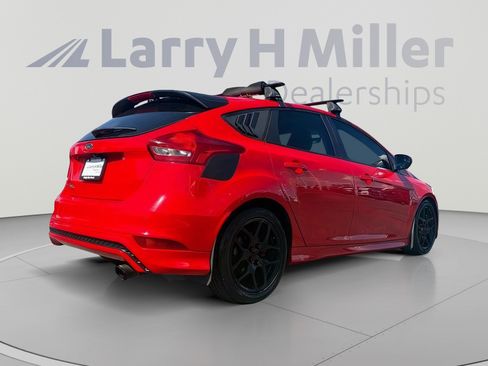 Used 2016 Ford Focus SE w/ SE Sport Package FWD image 7