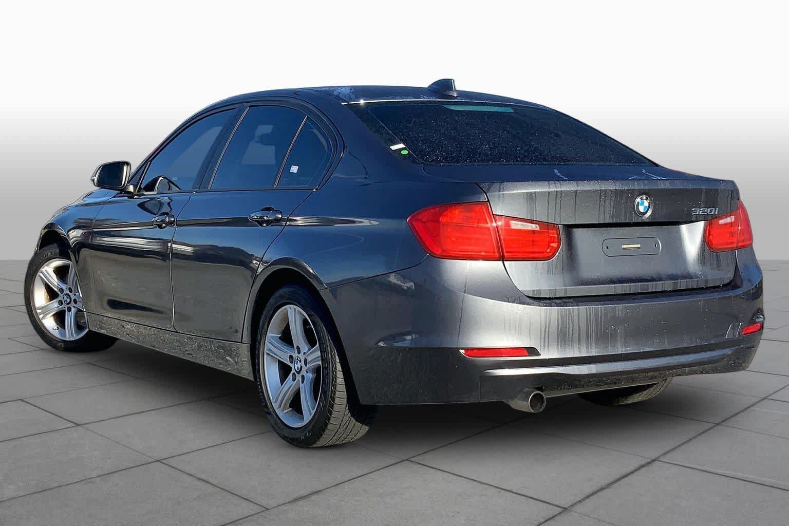 Used 2015 BMW 320i Sedan RWD image 12
