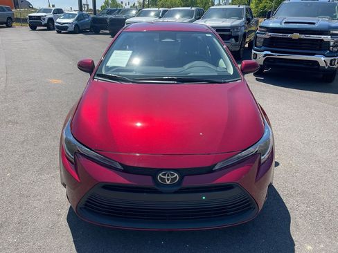 Used 2025 Toyota Corolla LE image 8