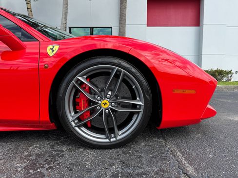 Used 2017 Ferrari 488 GTB image 3