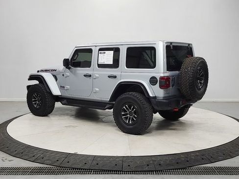 Used 2024 Jeep Wrangler Unlimited Rubicon AWD/4WD image 5