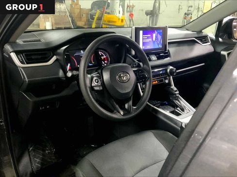 Used 2025 Toyota RAV4 XLE image 18