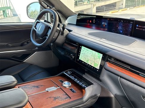 New 2025 Lincoln Navigator Black Label image 9