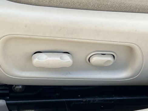 Used 2005 Buick LaCrosse CXL w/ Gold Convenience Package FWD image 28