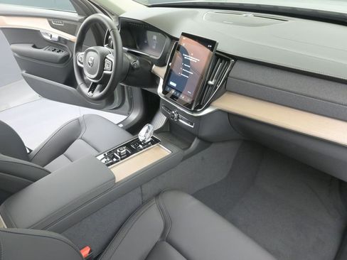 New 2026 Volvo XC90 B6 Plus w/ Protection Package Premier image 12