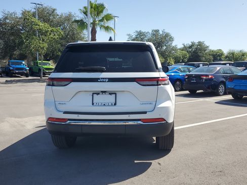 Used 2022 Jeep Grand Cherokee Limited AWD/4WD image 7