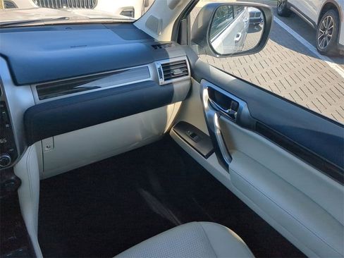 Used 2022 Lexus GX 460 Luxury image 18