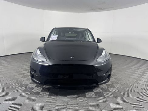 Used 2023 Tesla Model Y Long Range image 3