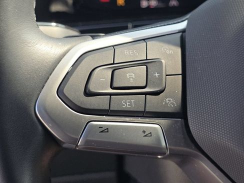 Used 2024 Volkswagen Atlas Cross Sport SEL R-Line AWD/4WD image 25