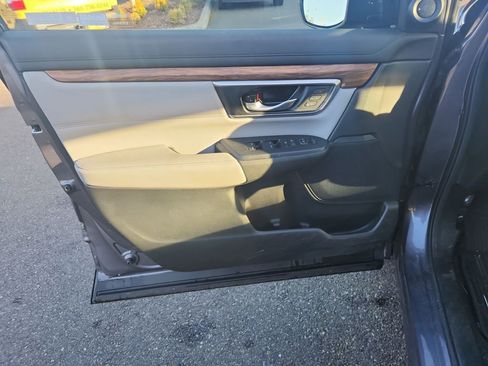 Used 2021 Honda CR-V EX-L image 16