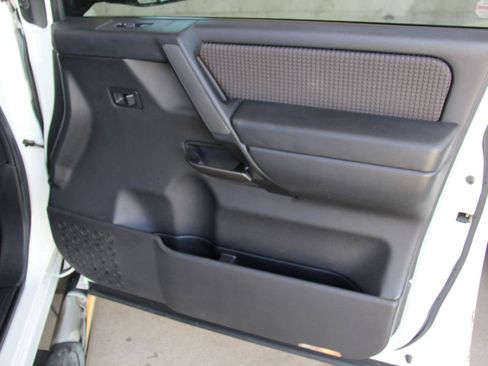 Used 2008 Nissan Titan SE AWD/4WD image 24