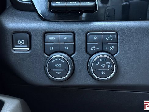 Used 2024 Chevrolet Silverado 1500 ZR2 w/ Technology Package AWD/4WD image 31